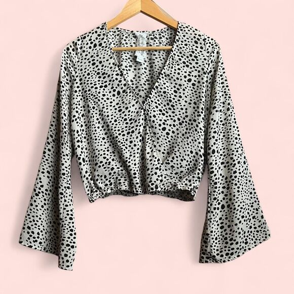 Black & Neutral Grayish-White Dalmatian/Scattered Leopard Blouse W/Flared Sleeve - Picture 3 of 8
